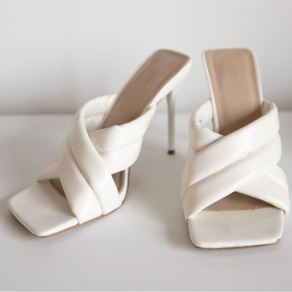 Forever 21 White Mule Sandals Sz.7 NWOT